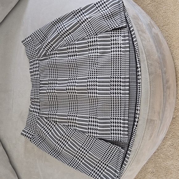 Alo Jacquard Glenplaid Tennis Skirt - Picture 3 of 6